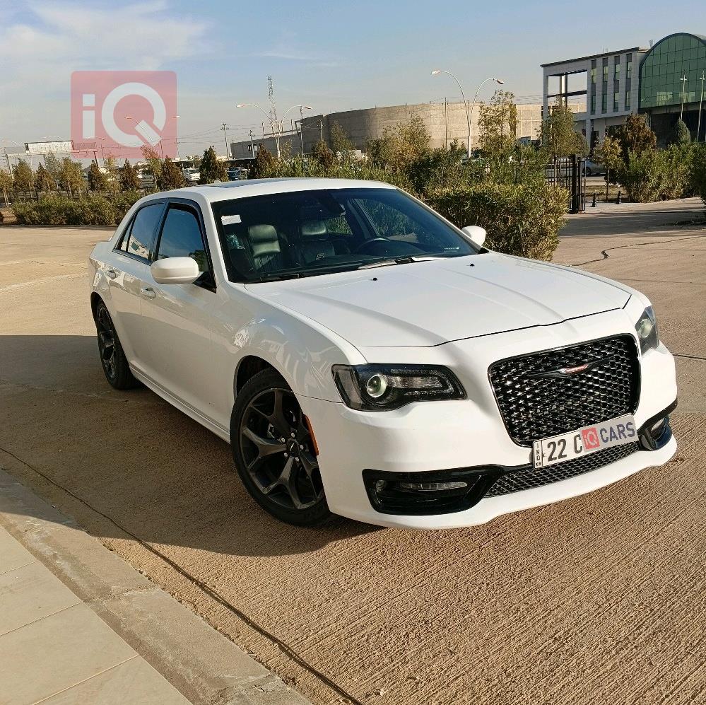 کرایسلەر 300